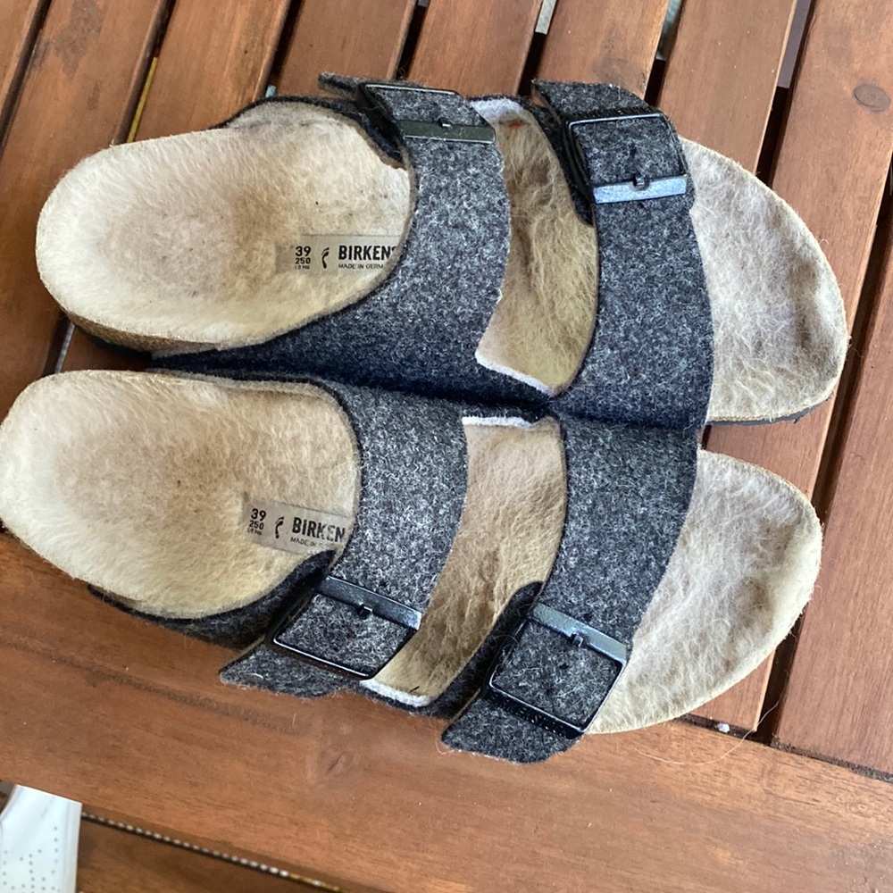 Women’s fuzzy Birkenstocks size 39